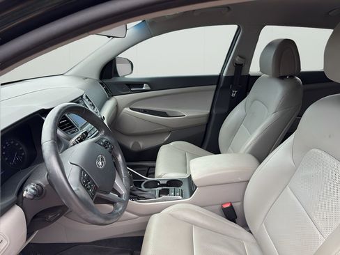 Used 2017 Hyundai Tucson Sport image 8