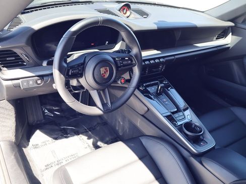 Certified 2025 Porsche 911 Carrera RWD image 4