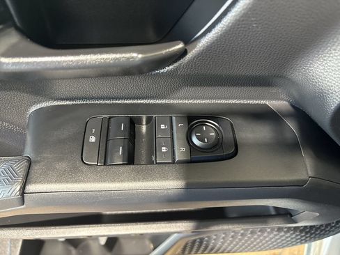 Used 2024 Toyota Tacoma SR RWD image 13