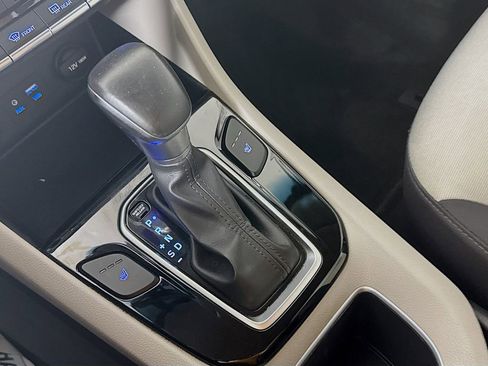 Used 2017 Hyundai Ioniq SEL image 19