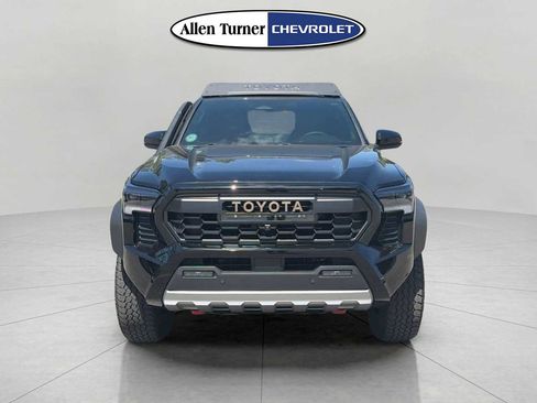 Used 2025 Toyota Tacoma 4x4 Double Cab Hybrid image 2