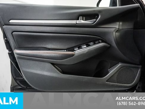 Used 2025 Nissan Altima 2.5 SR image 46