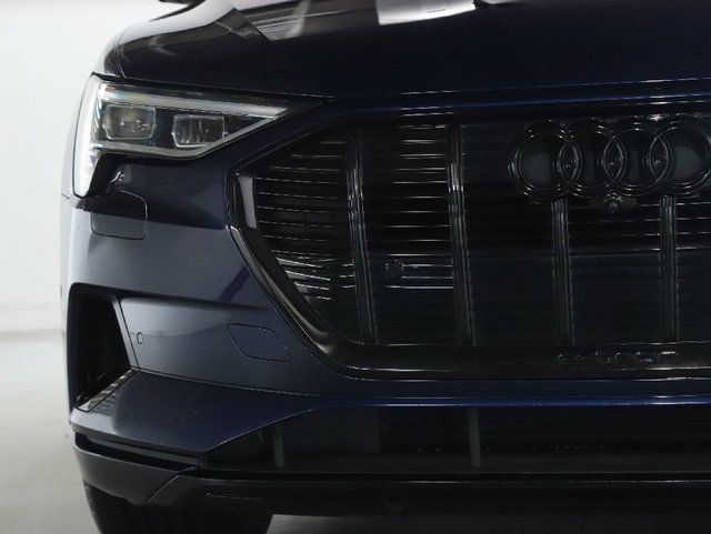 Used 2022 Audi e-tron Premium AWD/4WD image 6