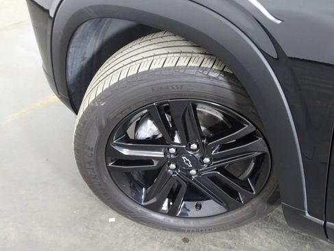 Used 2024 Chevrolet Trax ACTIV w/ Sunroof Package FWD image 31