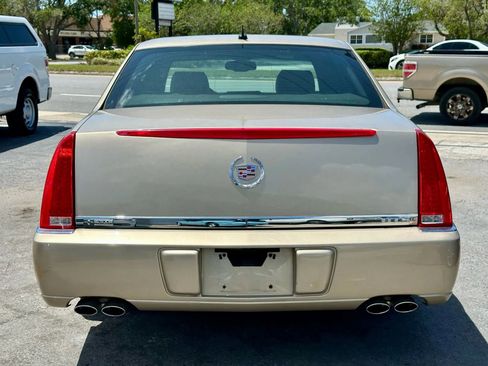 Used 2006 Cadillac DTS w/ Trunk Convenience Package image 8