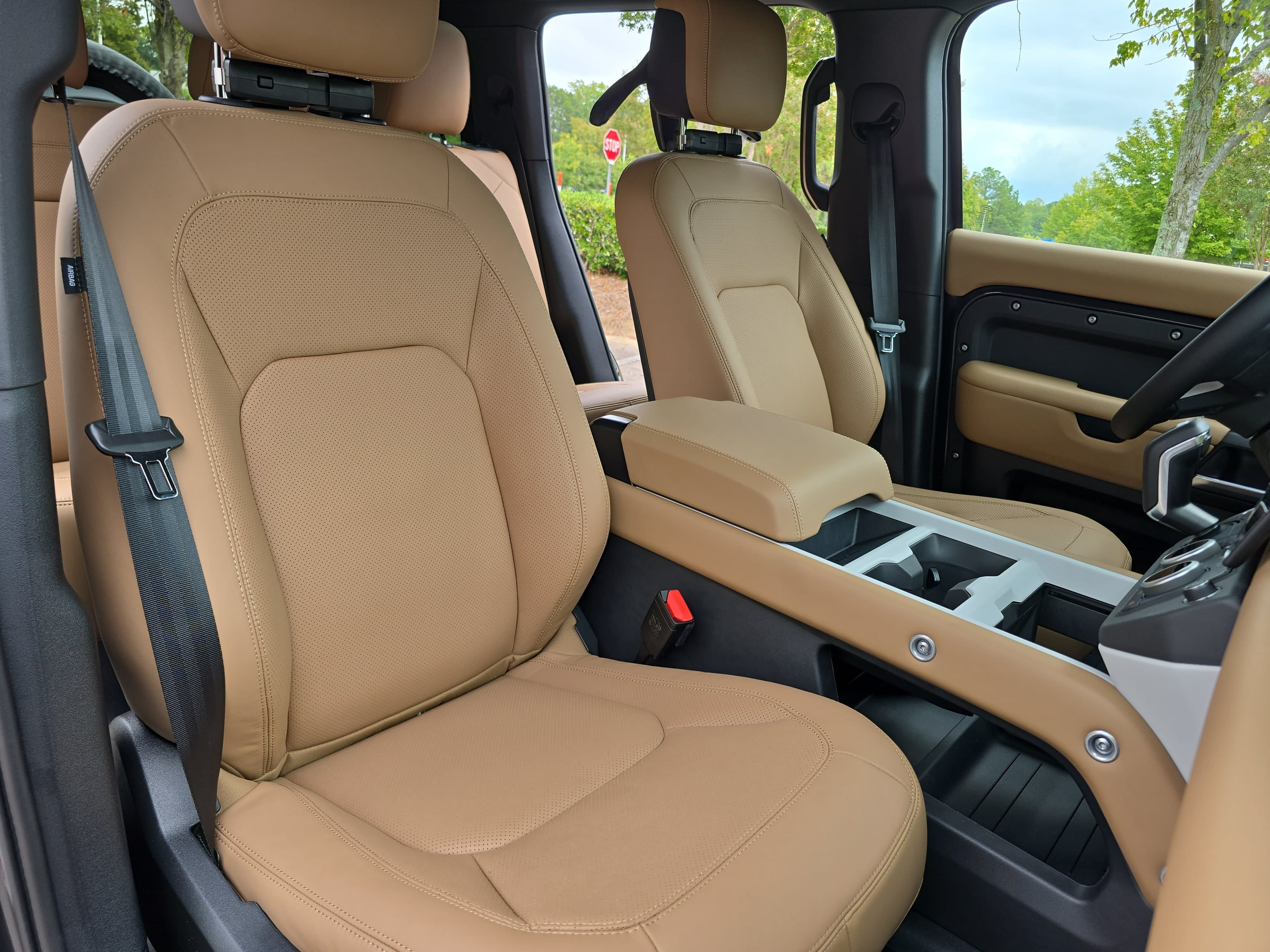 New 2026 Land Rover Defender 110 X-Dynamic SE AWD/4WD image 10