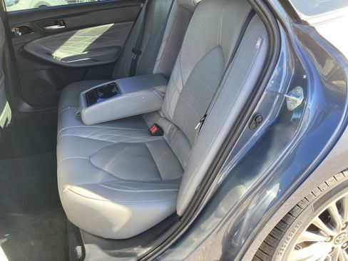 Used 2022 Toyota Avalon Limited image 38