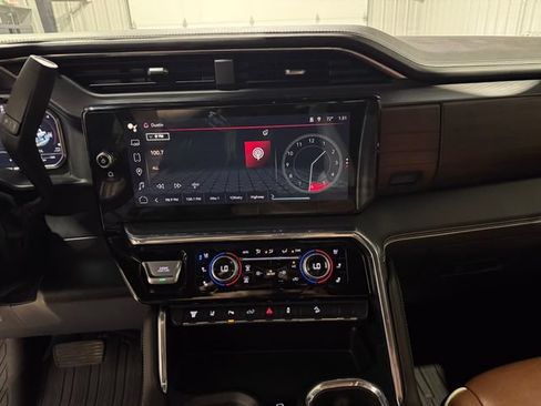 Used 2024 GMC Sierra 2500 Denali Ultimate AWD/4WD image 15
