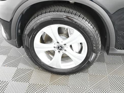 Used 2018 Mercedes-Benz GLC 300 4MATIC image 31