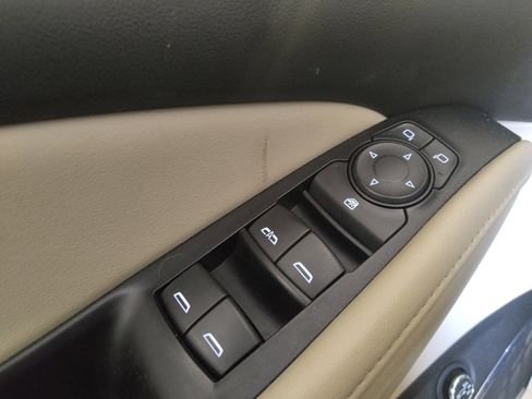 Used 2021 Buick Enclave Essence w/ Sound and Sites Package image 27