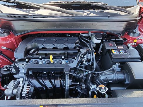 Used 2025 Hyundai Venue SEL FWD image 11