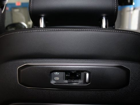 Used 2024 BMW X7 xDrive40i w/ M Sport Package image 34