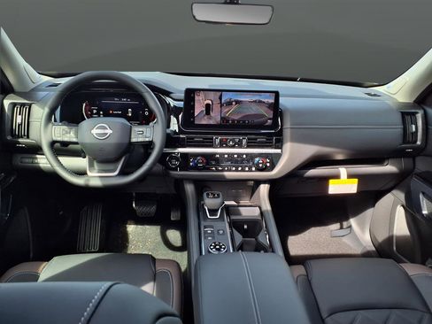 New 2026 Nissan Pathfinder Platinum AWD/4WD image 16