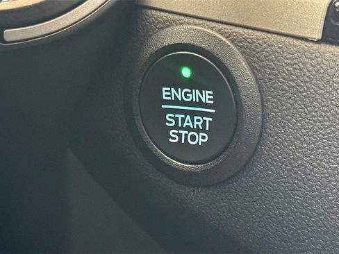 Used 2022 Ford Escape SE w/ SE Sport Appearance Package image 26