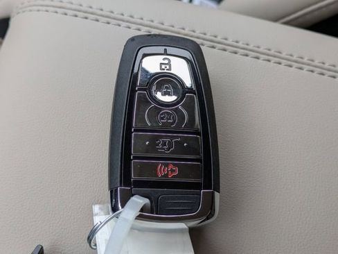 New 2026 Lincoln Corsair Premiere image 27