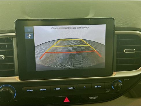 Used 2024 Hyundai Venue SEL image 19