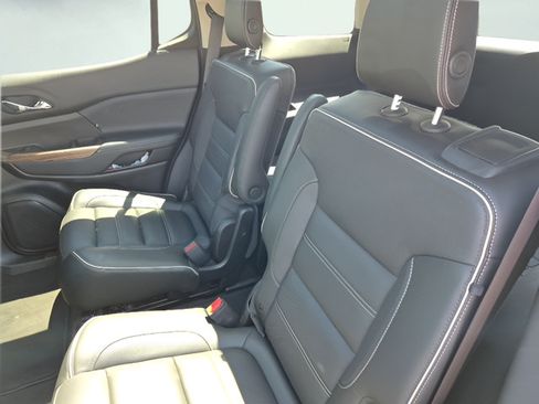 Used 2019 GMC Acadia Denali w/ Technology Package AWD/4WD image 12