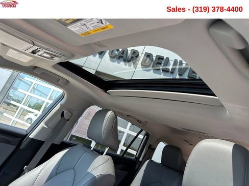 Certified 2021 Toyota Highlander Limited AWD/4WD image 19