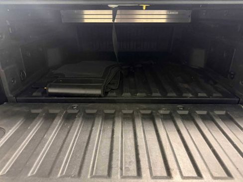 Used 2022 Hyundai Santa Cruz SEL Premium image 17