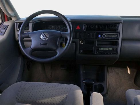 Used 2003 Volkswagen Eurovan MV image 18