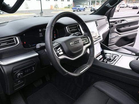 Used 2023 Jeep Grand Wagoneer 4WD w/ Convenience Group III image 6