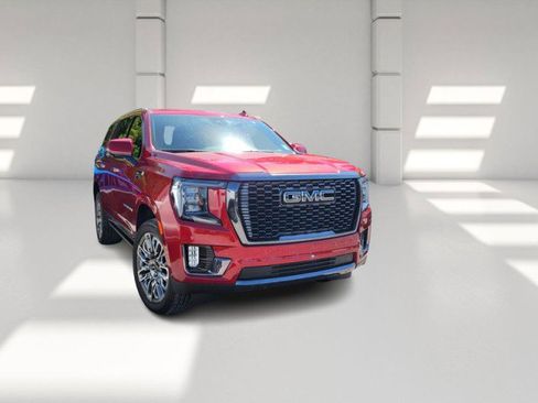 Used 2024 GMC Yukon Denali Ultimate AWD/4WD image 3