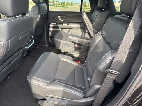 Used 2025 Ford Expedition Platinum w/ Stealth Performance Package AWD/4WD image 18