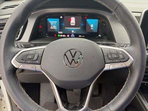 Used 2024 Volkswagen Atlas Cross Sport SE image 11