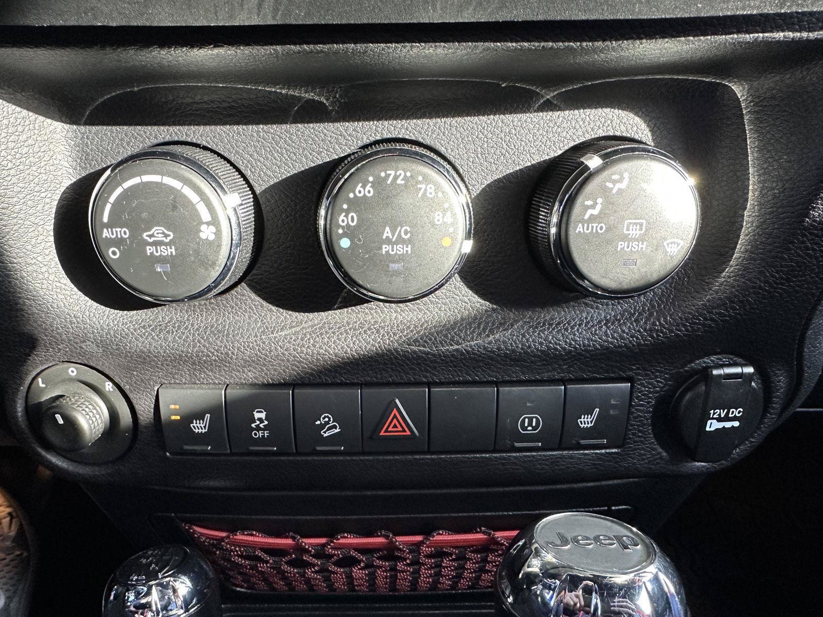 Used 2018 Jeep Wrangler Unlimited Rubicon AWD/4WD image 22