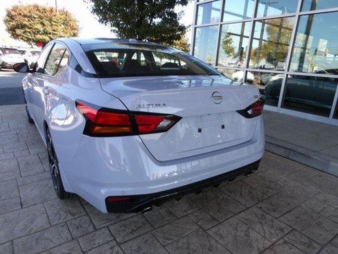 Used 2025 Nissan Altima 2.5 SR w/ SR Premium Package image 5