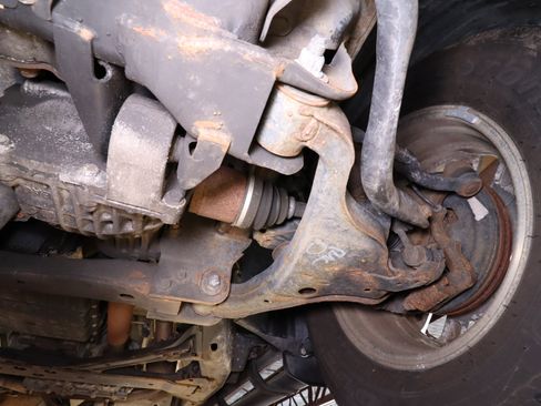 Used 2011 Nissan Frontier SL image 46