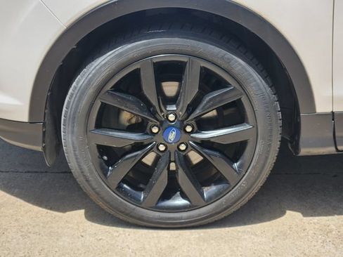 Used 2019 Ford Escape SE FWD image 10