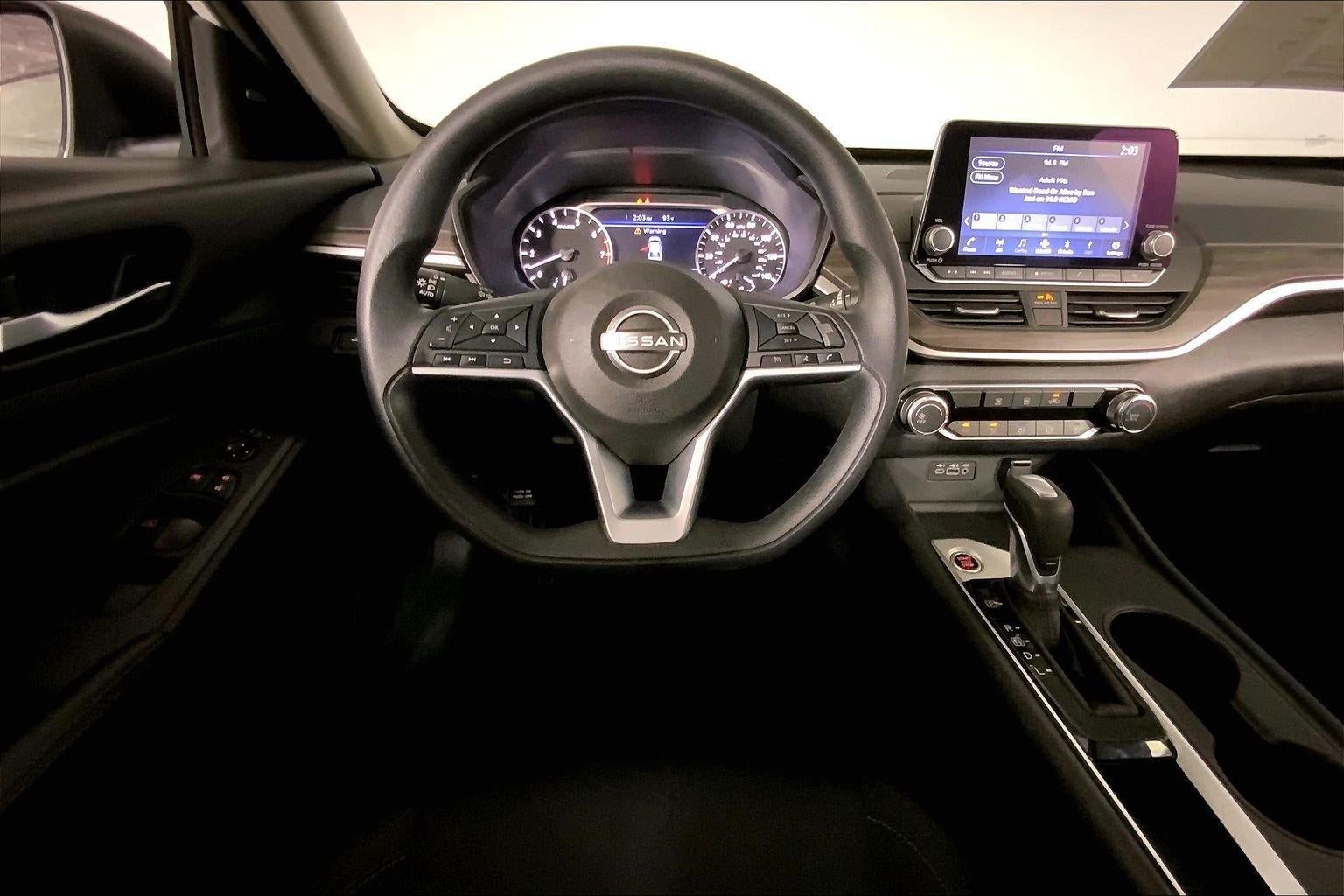 Used 2025 Nissan Altima 2.5 SV FWD image 5