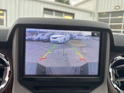 Used 2013 Ford F250 Lariat w/ Chrome Pkg image 17