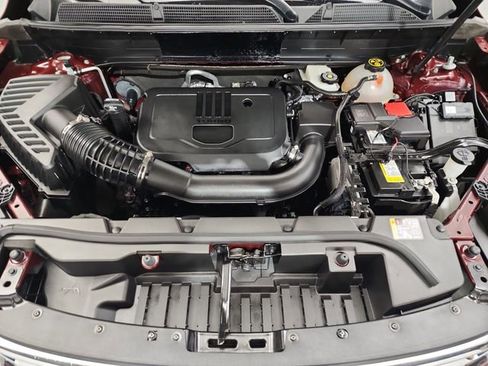 Used 2023 GMC Acadia SLT image 18