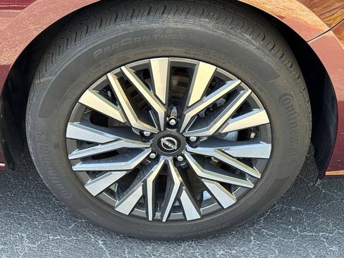 Used 2024 Nissan Altima 2.5 SV FWD image 20