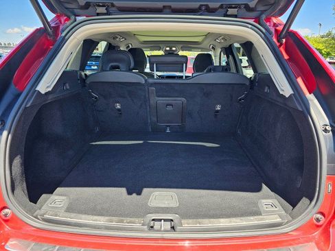 Used 2023 Volvo XC60 B5 Plus AWD/4WD image 19