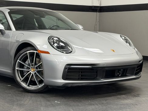 Used 2023 Porsche 911 Carrera w/ Premium Package image 3