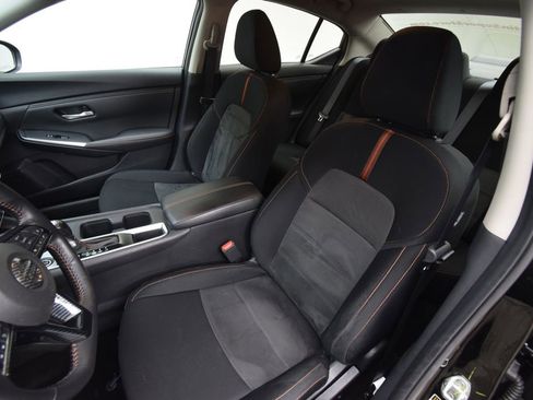 Used 2023 Nissan Sentra SR w/ Electronics Package image 31