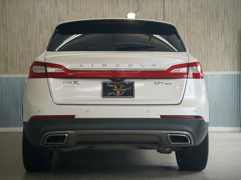 Used 2017 Lincoln MKX Reserve w/ Driver Assistance Package AWD/4WD image 9