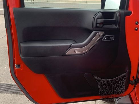 Used 2018 Jeep Wrangler Unlimited Sport S image 13