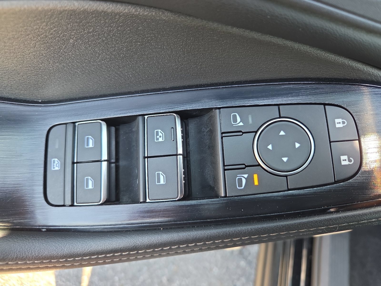 Used 2026 Nissan Rogue SL FWD image 15