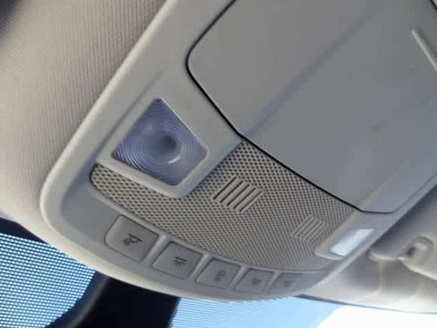 Used 2020 Ford Edge Titanium image 35