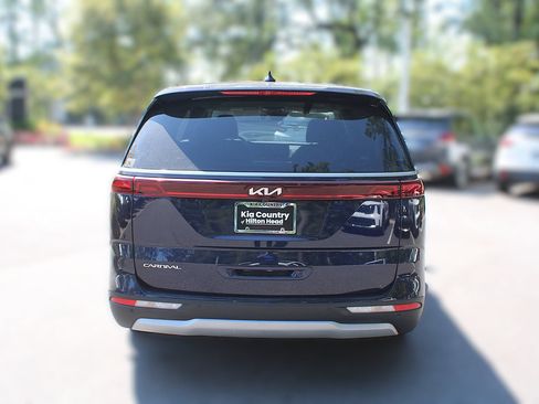 Certified 2024 Kia Carnival LX FWD image 11