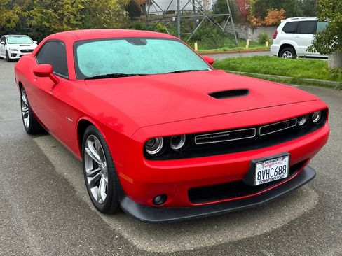 Used 2020 Dodge Challenger R/T image 3