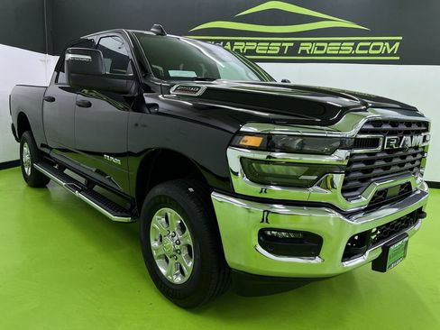 Used 2026 RAM 2500 Big Horn AWD/4WD image 2