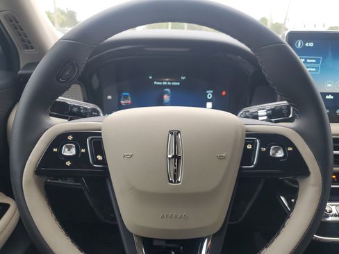 New 2025 Lincoln Corsair FWD image 11