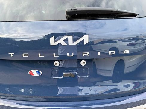Used 2025 Kia Telluride S FWD image 8
