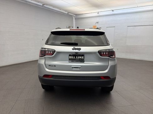 New 2025 Jeep Compass Latitude w/ Sun & Sound Group image 4