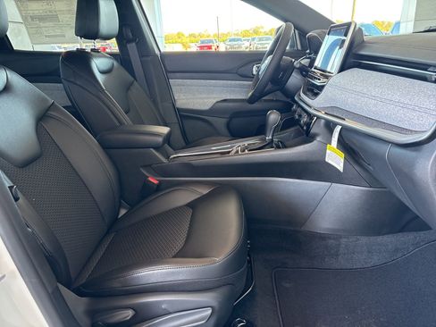 New 2026 Jeep Compass Latitude image 14